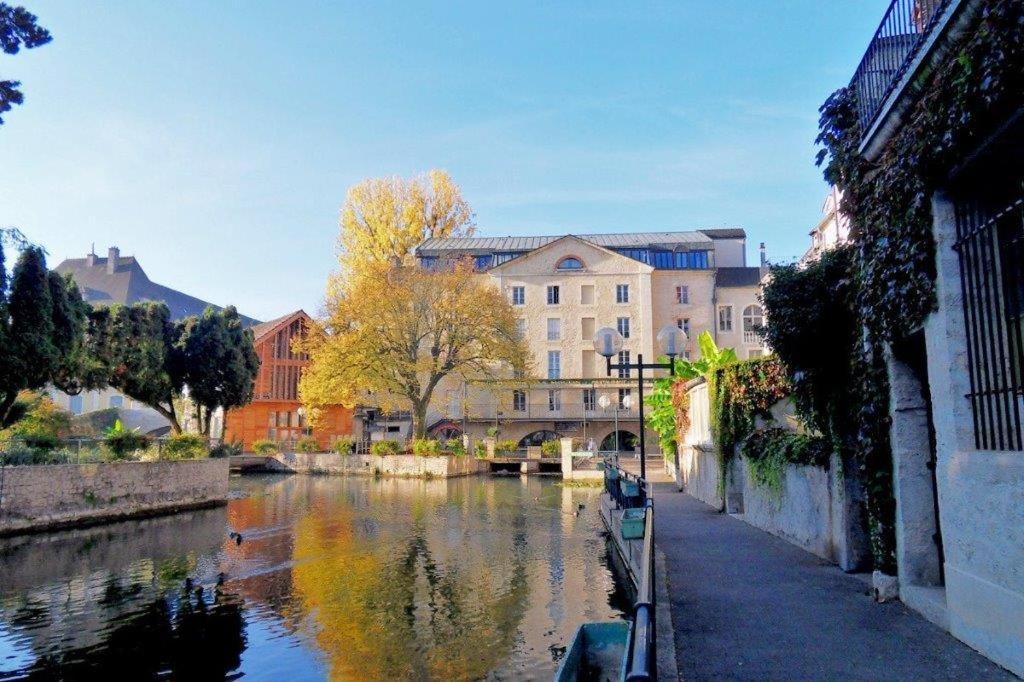 Le Grand Moulin Des Tanneurs B&B Et Love Room Dole Exterior foto