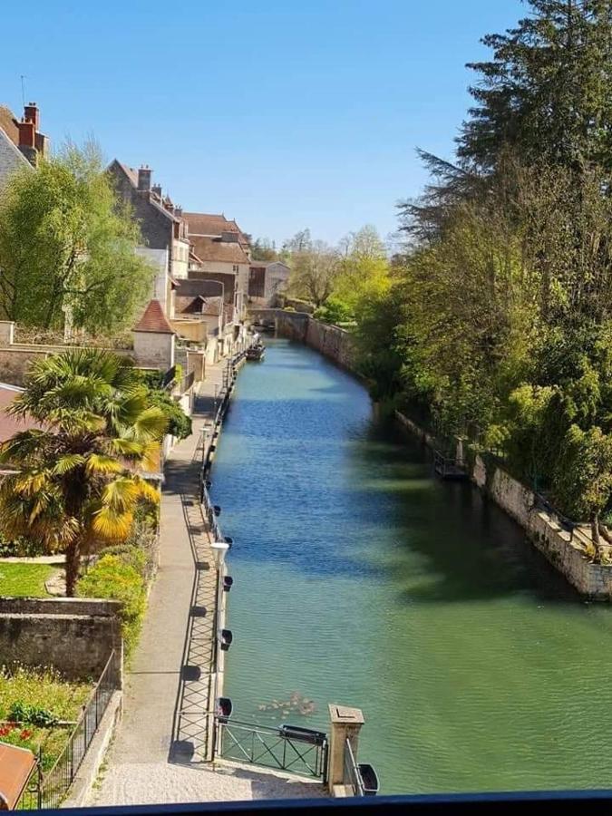 Le Grand Moulin Des Tanneurs B&B Et Love Room Dole Exterior foto